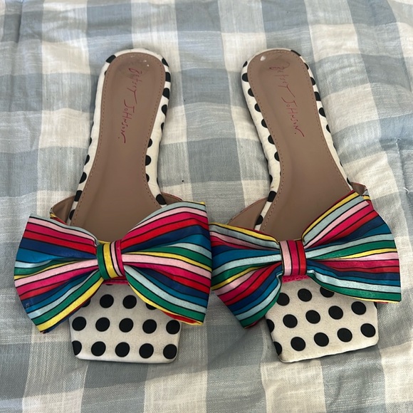 Betsy Johnson sandals - Picture 1 of 2